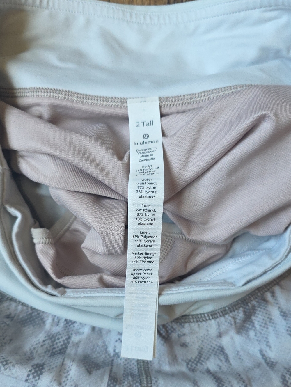 Lululemon Speed Up Shorts in a City Breeze Alpine White Size 2 TALL - Picture 2 of 7